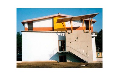 Centrum MARIAPOLI novostavba komunitního centra Praha - Vinoř Finalista soutěže GRAND PRIX Obce architektů 2003